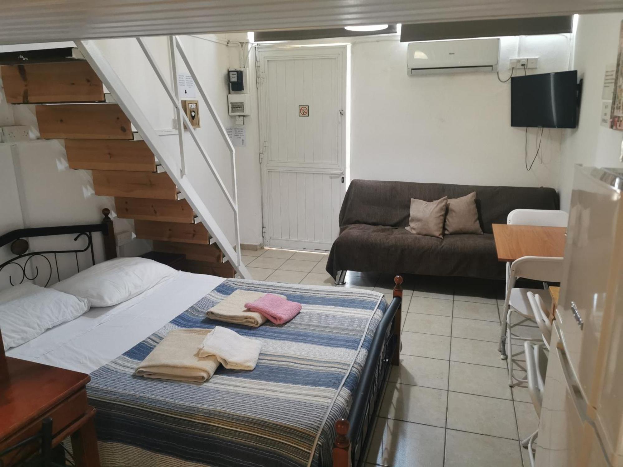 Strovolos Rooms Studios Lefkoşa Oda fotoğraf